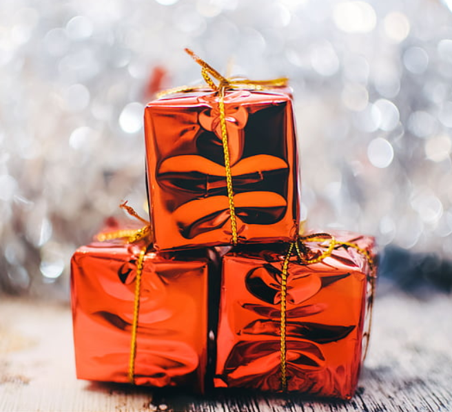 Best gift ideas for a woman from local businesses