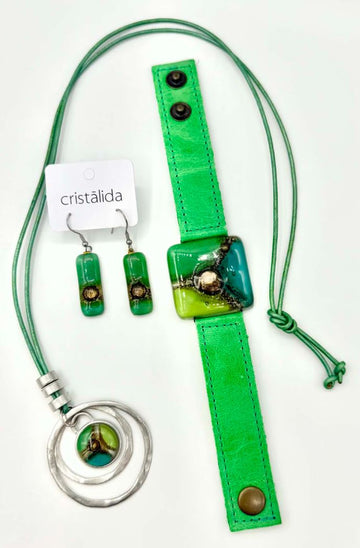 complete jewelry set for a woman