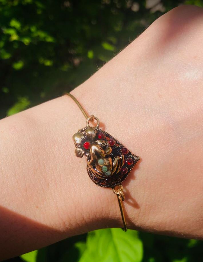 frog and flower bracelet with emeralds and garnets