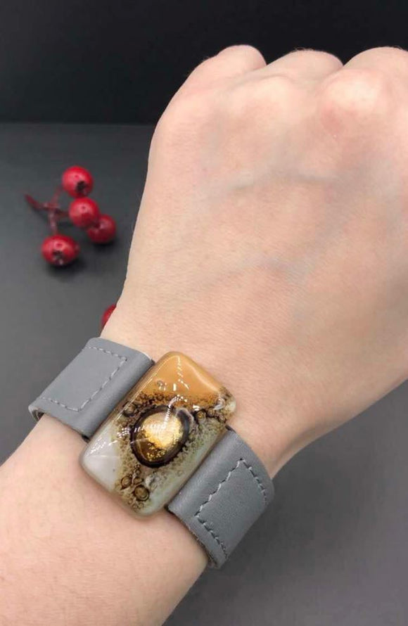 medium size leather bracelet