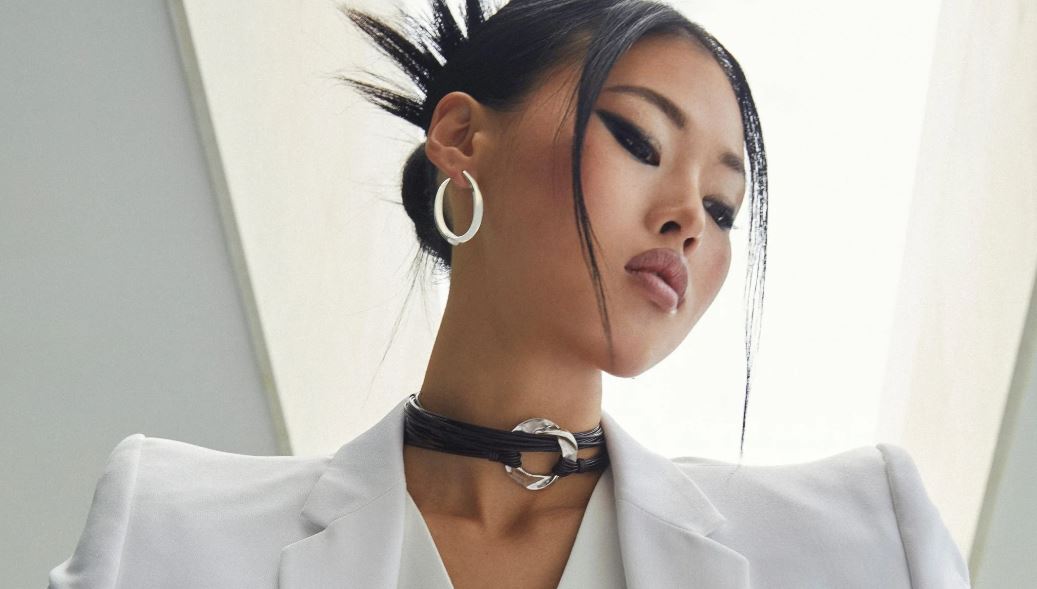 Be yourself with chic & modern jewelry