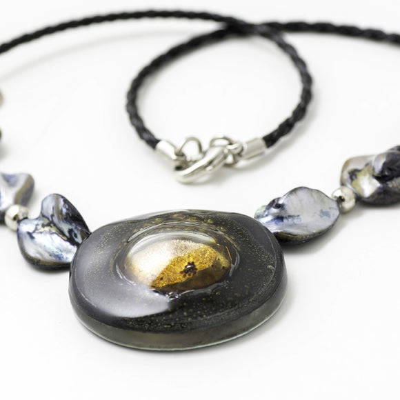 nacar necklace black