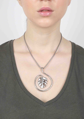 monstera leaf with vine pendant - JOYasForYou