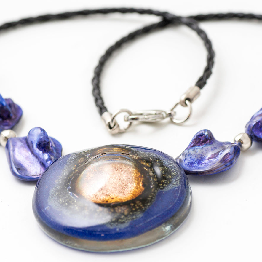 nacar necklace blue