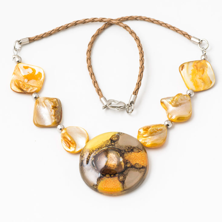 nacar necklace yellow beige