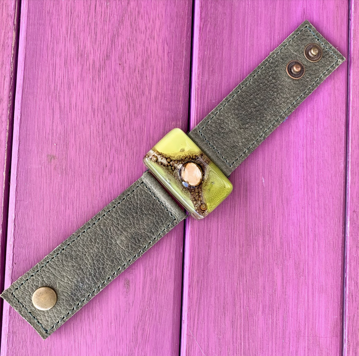 Cristalida Green Leather Bracelet For Women / 3 Cm
