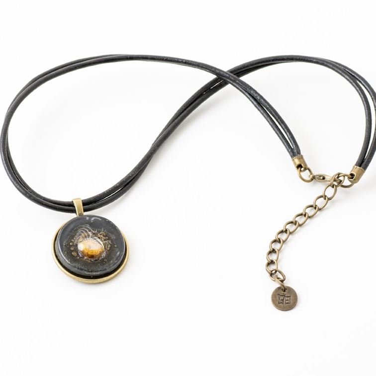 Cristalida Black Glass Short Necklace